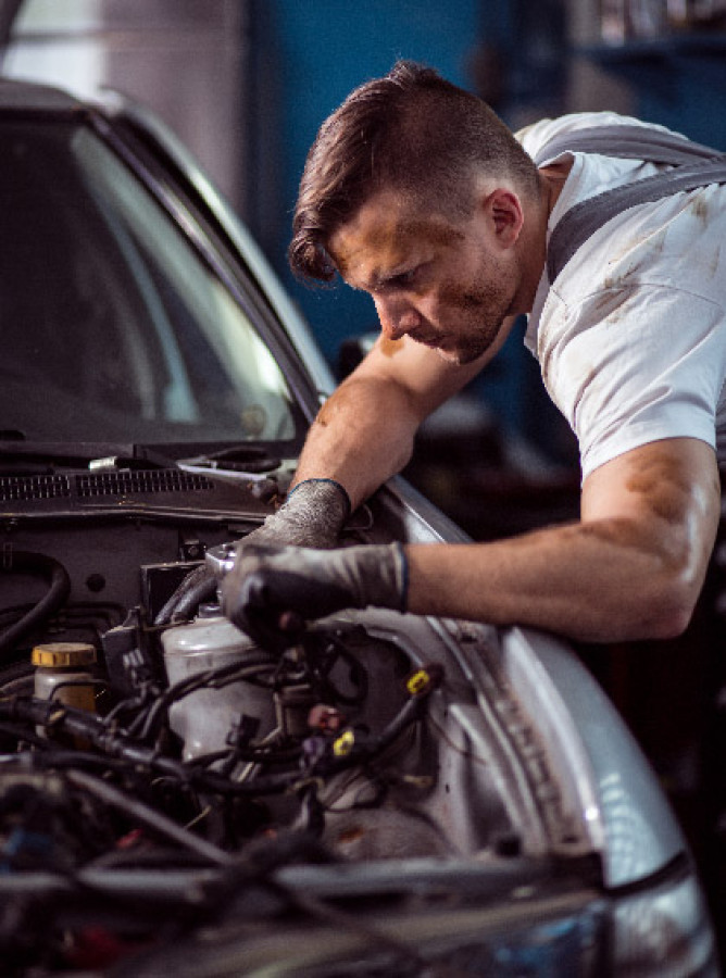 Reparación de coches. Servicio oficial Bosch Car Service.