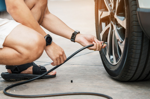 ¿Cómo cuidar los neumáticos de tu coche en verano?