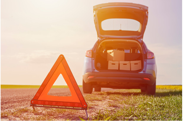 Estas herramientas pueden sacarte de un apuro estas vacaciones si sufres una avería en carretera