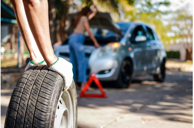 ¿A qué vehículos no se les exige llevar una rueda de repuesto o un kit repara pinchazos?