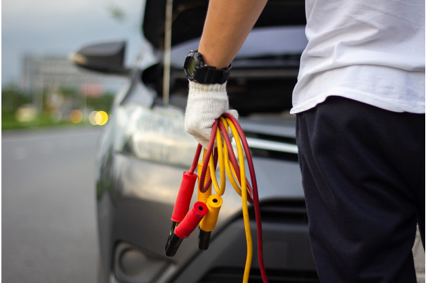  ¿Tu coche no arranca? Estas son las averías de batería más comunes y cómo reconocerlas antes de quedarte tirado